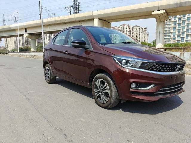 https://images10.gaadi.com/usedcar_image/4552998/original/179a195ad0f76afa1295ca040fe94c2d.jpg?imwidth=6400