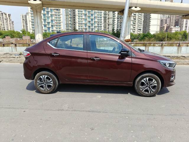 https://images10.gaadi.com/usedcar_image/4552998/original/80acba7da24a787c9ed6278d7d21e4b0.jpg?imwidth=6401