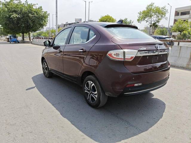 https://images10.gaadi.com/usedcar_image/4552998/original/processed_548ff9b6e2b3aca8d2778b9016ac6ce5.jpg?imwidth=6402