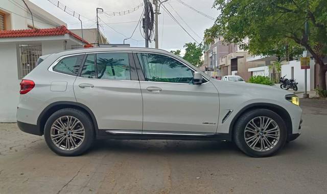 https://images10.gaadi.com/usedcar_image/4552999/original/processed_2bae45f4282ef1c073a3b41a583791ad.jpg?imwidth=6401