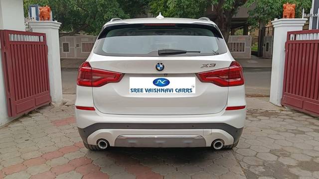 https://images10.gaadi.com/usedcar_image/4552999/original/processed_fe34355a24a352056cadf5187190f17c.jpg?imwidth=6402