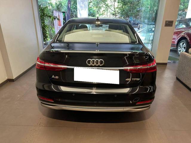 https://images10.gaadi.com/usedcar_image/4553002/original/processed_ded598b592d83b8b7e4ceab9eaaf3d63.jpeg?imwidth=6402