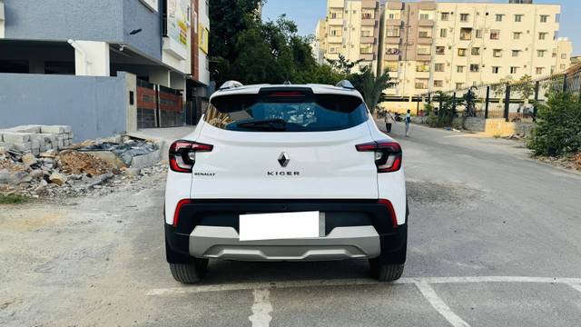 https://images10.gaadi.com/usedcar_image/4553005/original/processed_8fc55ed961916a19e7cf89e31d28f9f4.jpg?imwidth=6402