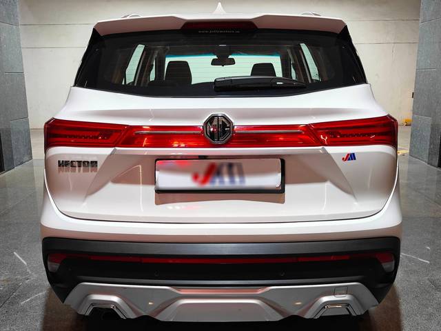 https://images10.gaadi.com/usedcar_image/4553008/original/processed_6a45c71cd7df894dbf883db5e789cbfb.jpg?imwidth=6402
