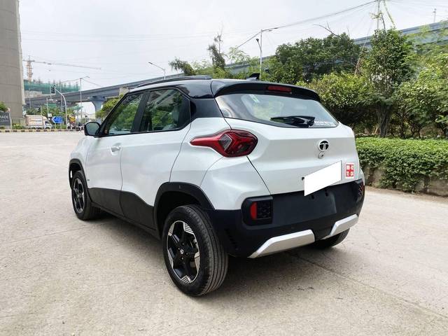 https://images10.gaadi.com/usedcar_image/4553011/original/processed_37aa859c929139a07bc0192b1b907ea2.jpg?imwidth=6402