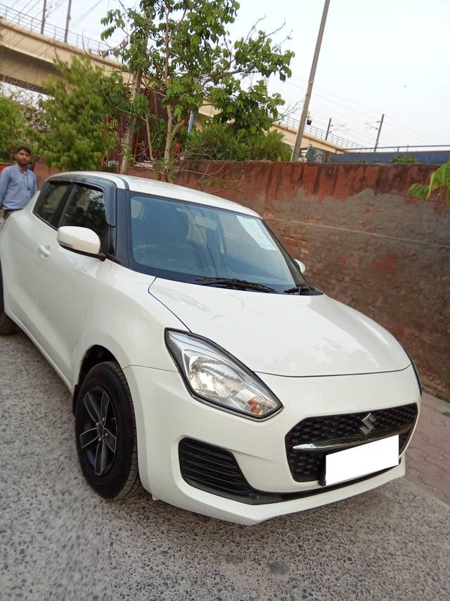https://images10.gaadi.com/usedcar_image/4553014/original/processed_63d001d49bf52b0da99bd838ee0d0165.jpg?imwidth=6401