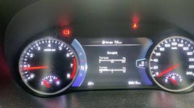 https://images10.gaadi.com/usedcar_image/4553059/original/05d32e5fb854d69bf23bc60ec8452b6d.jpg?imwidth=6402
