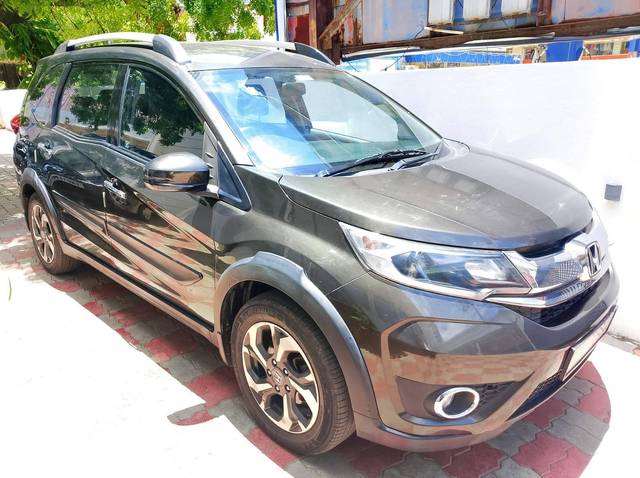 https://images10.gaadi.com/usedcar_image/4553063/original/processed_0f3214f03c824666f6d17df2e11a0470.jpg?imwidth=6400