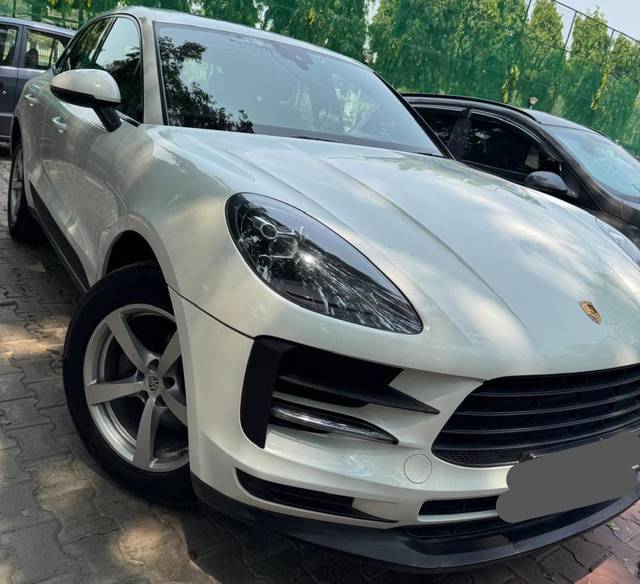 https://images10.gaadi.com/usedcar_image/4553077/original/57fc95598317661a257dd271277b0d0b.jpg?imwidth=6401
