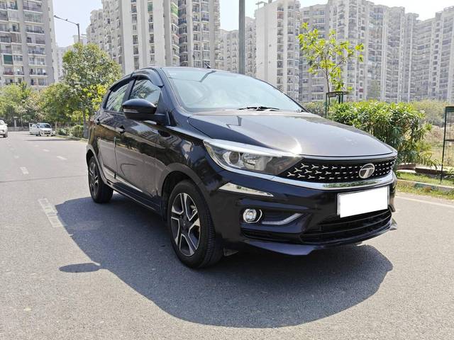 https://images10.gaadi.com/usedcar_image/4553084/original/processed_d8dbbbf719a0d4c9957b4643eea25eb8.jpg?imwidth=6400