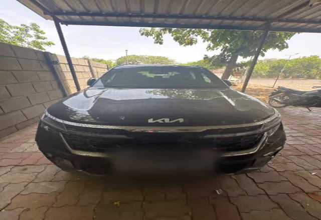 https://images10.gaadi.com/usedcar_image/4553088/original/85ef2bcc-3c94-45d6-be6b-652d19014ec1.?imwidth=6400
