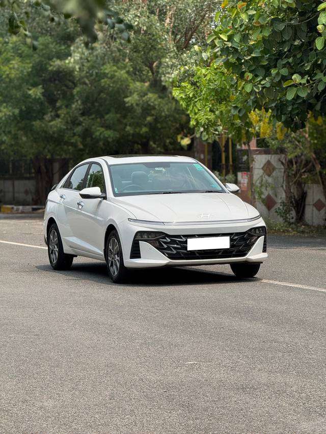 https://images10.gaadi.com/usedcar_image/4553091/original/processed_978b9c5c95da48e1e59dd8fbcb41f85d.jpg?imwidth=6400