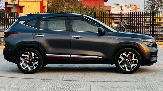 https://images10.gaadi.com/usedcar_image/4553096/original/processed_2035c2148ecfb3e572fa820ac26da3c0.jpg?imwidth=6401