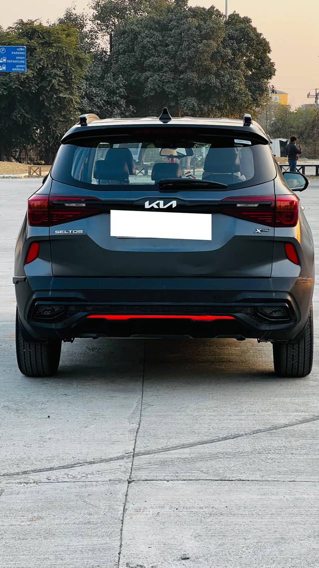 https://images10.gaadi.com/usedcar_image/4553096/original/processed_b21de8b34107483b71fa1fc2701f1068.jpg?imwidth=6402