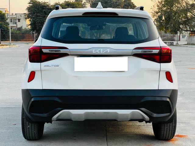https://images10.gaadi.com/usedcar_image/4553099/original/processed_bdc0e86afc975bebcba23595a40df807.jpg?imwidth=6401