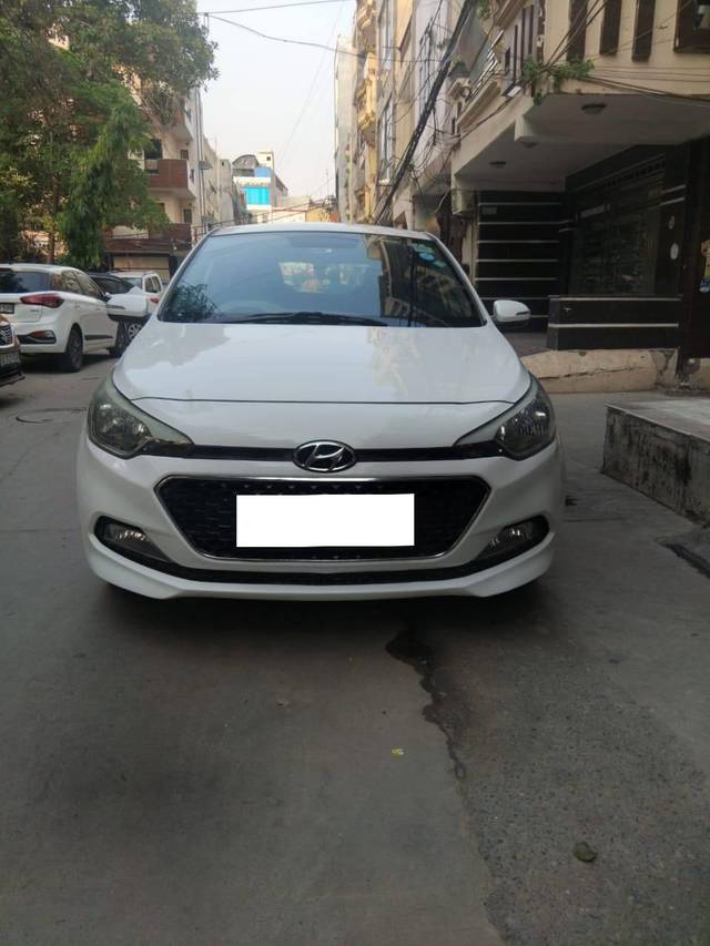 https://images10.gaadi.com/usedcar_image/4553102/original/processed_9ce66a9ad01231d2dbd37890beb72513.jpg?imwidth=6400