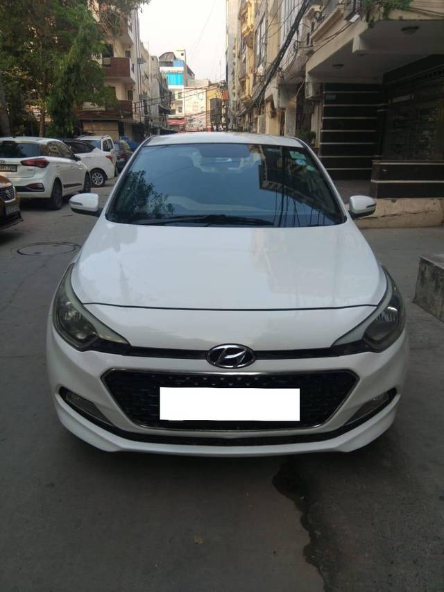 https://images10.gaadi.com/usedcar_image/4553102/original/processed_d92249acc39973eebbabbf06f4068070.jpg?imwidth=6402