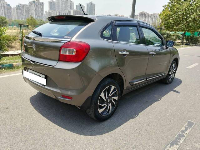https://images10.gaadi.com/usedcar_image/4553118/original/processed_5fc586f15510eb04cc7bd8d6761676ed.jpg?imwidth=6402