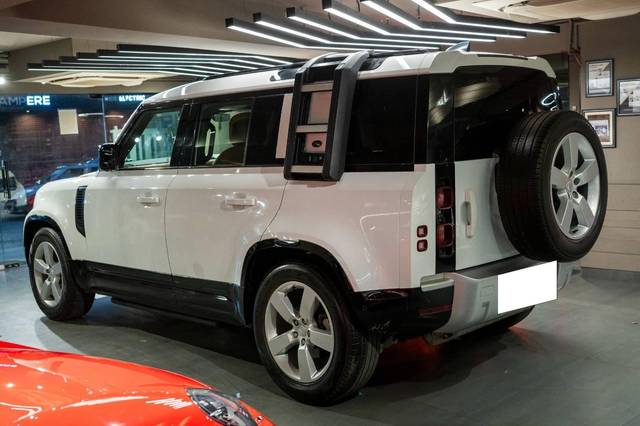 https://images10.gaadi.com/usedcar_image/4553127/original/processed_e8471e0882f42bf589e83f1e8fe45239.jpg?imwidth=6402