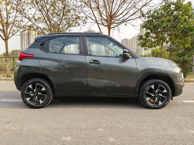 https://images10.gaadi.com/usedcar_image/4553135/original/processed_1f8b184590cd455bce1e003c885500c1.jpg?imwidth=6401