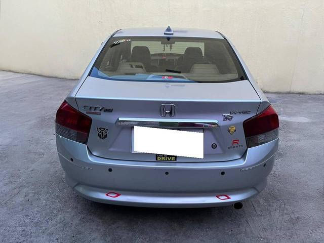 https://images10.gaadi.com/usedcar_image/4553138/original/processed_974af62f8566a40b5e98a5103381c5d9.jpg?imwidth=6402