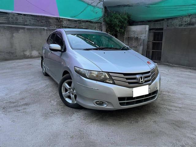 https://images10.gaadi.com/usedcar_image/4553138/original/processed_fd927a20e1499637b730c670f18dbd5b.jpg?imwidth=6400