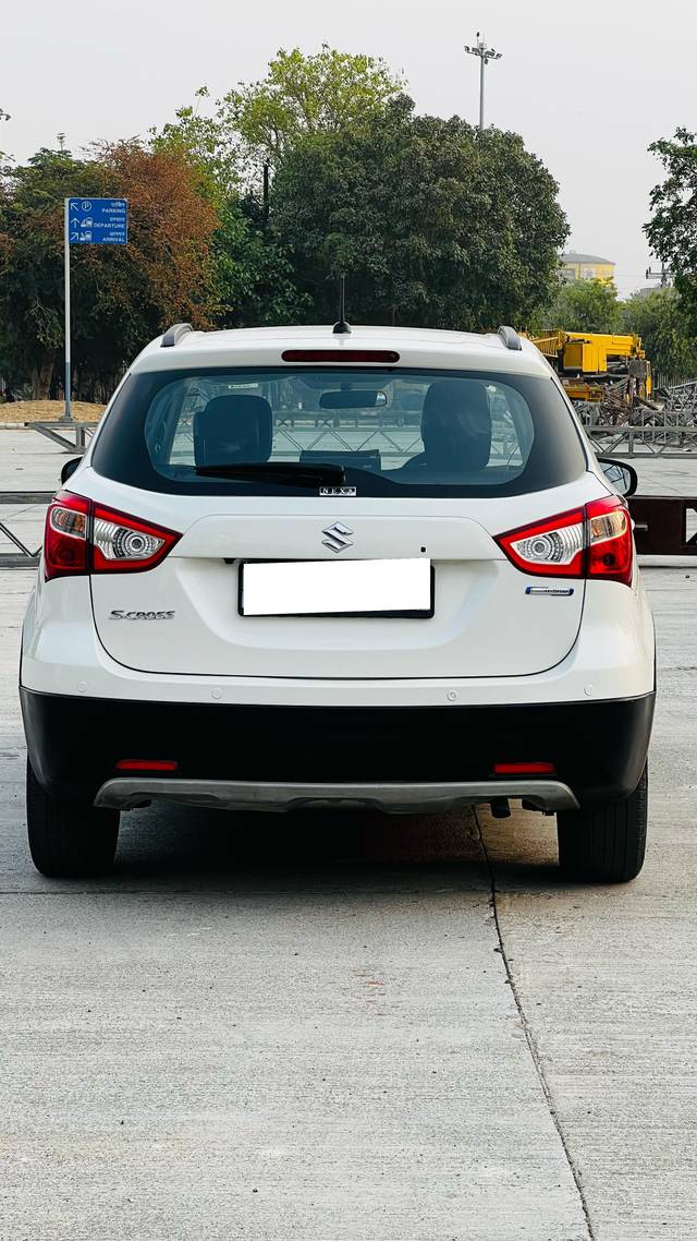 https://images10.gaadi.com/usedcar_image/4553151/original/processed_ce4ef4ede75249c1e0f0c8977dc77a3d.jpg?imwidth=6401