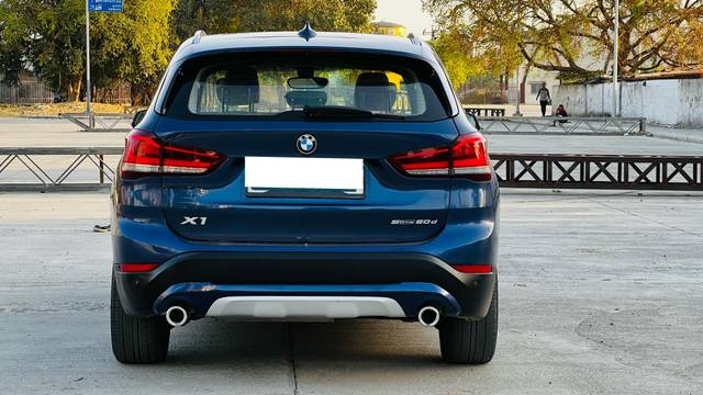 https://images10.gaadi.com/usedcar_image/4553153/original/processed_065f3111eebc820b4acb764617117b0d.jpg?imwidth=6402