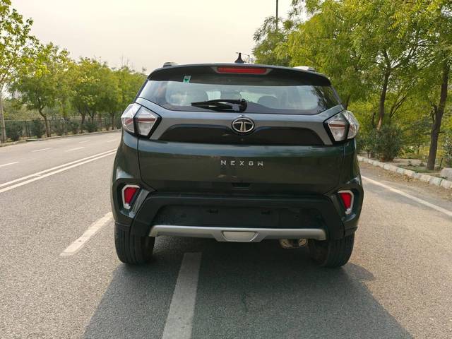 https://images10.gaadi.com/usedcar_image/4553155/original/processed_a62eda19f7657e9184ec8feaeb3678e4.jpg?imwidth=6401
