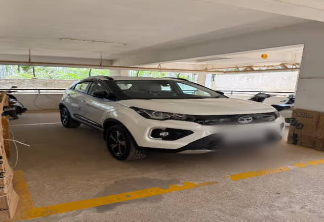 https://images10.gaadi.com/usedcar_image/4553156/original/416b879e-a38d-4e49-9890-f1829c3bea00.?imwidth=6400