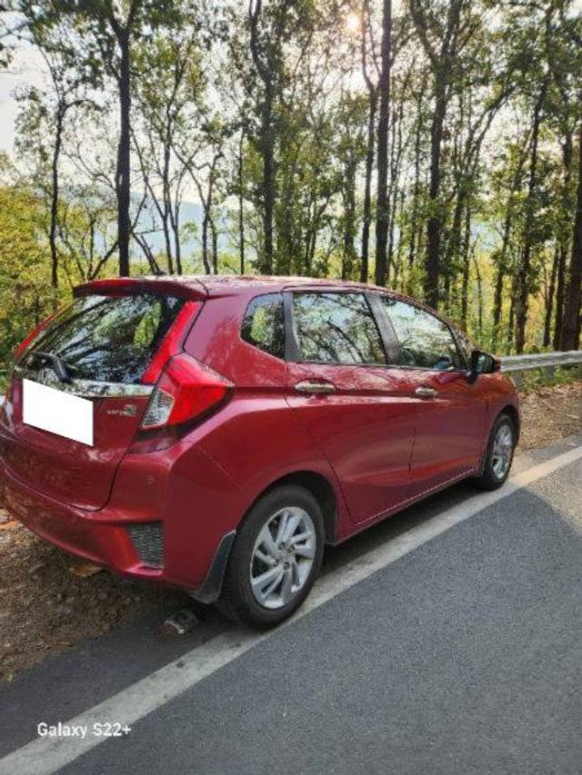 https://images10.gaadi.com/usedcar_image/4553214/original/processed_8b307e11-568d-4342-9ea7-8cb778a5cd9b.jpg?imwidth=6401