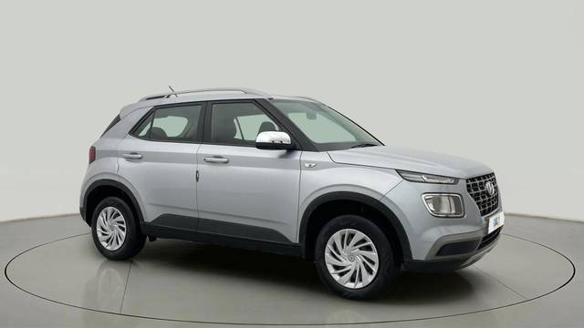https://images10.gaadi.com/usedcar_image/4553227/original/72b2fa3d952f6fea6ff5750896b515dd.jpg?imwidth=6400