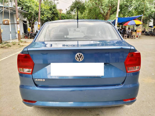https://images10.gaadi.com/usedcar_image/4553235/original/processed_aa1d6c8d4c7d8589463b5b9dd875e9c5.png?imwidth=6402