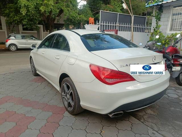 https://images10.gaadi.com/usedcar_image/4553250/original/processed_911d2ff2bd5d868e4ceed4d061ec3c95.jpg?imwidth=6402