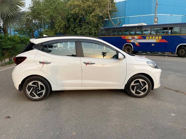 https://images10.gaadi.com/usedcar_image/4553252/original/processed_15ac816224038bc2271a3bde271c9c31.jpg?imwidth=6401