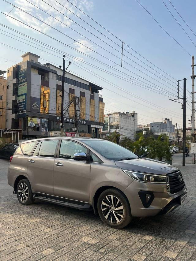 https://images10.gaadi.com/usedcar_image/4553256/original/processed_49be146c00fc3ab4838d63819c901775.jpg?imwidth=6400