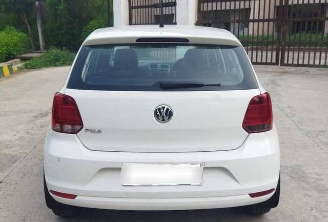 https://images10.gaadi.com/usedcar_image/4553274/original/processed_fb284304a71ff4554a546bd67d4fbf5c.jpg?imwidth=6402