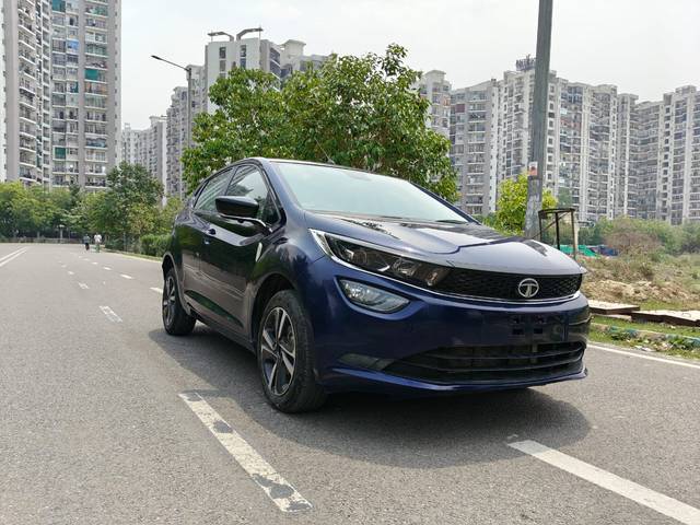 https://images10.gaadi.com/usedcar_image/4553277/original/9e580cab7e715ab2a1a2104860e49812.jpg?imwidth=6400