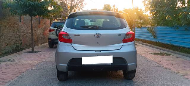 https://images10.gaadi.com/usedcar_image/4553278/original/processed_7d7aa41fb0763b1ed1ba399cae62e600.jpg?imwidth=6402