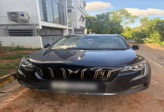 https://images10.gaadi.com/usedcar_image/4553296/original/a3b9648a-2a75-4734-9026-e22e12e83995.?imwidth=6400