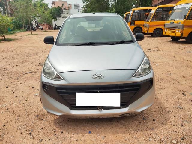 https://images10.gaadi.com/usedcar_image/4553326/original/processed_524bed0d7e15210b7b797a16bdafd41c.jpg?imwidth=6400