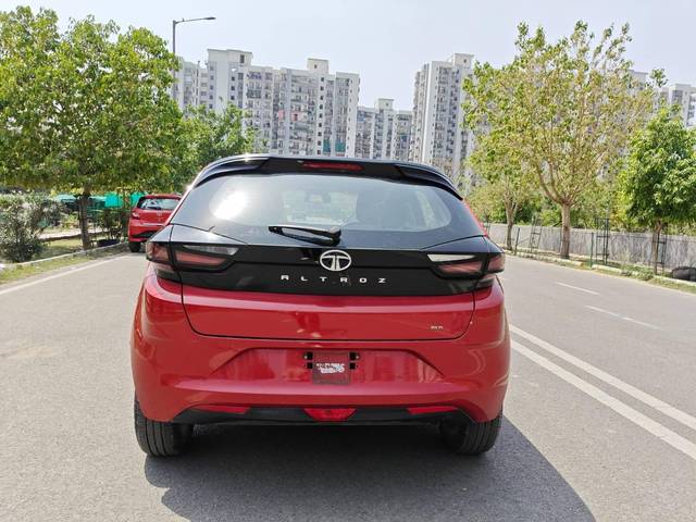 https://images10.gaadi.com/usedcar_image/4553367/original/processed_f7ab1557c60599ed1aed529cf360a925.jpg?imwidth=6402