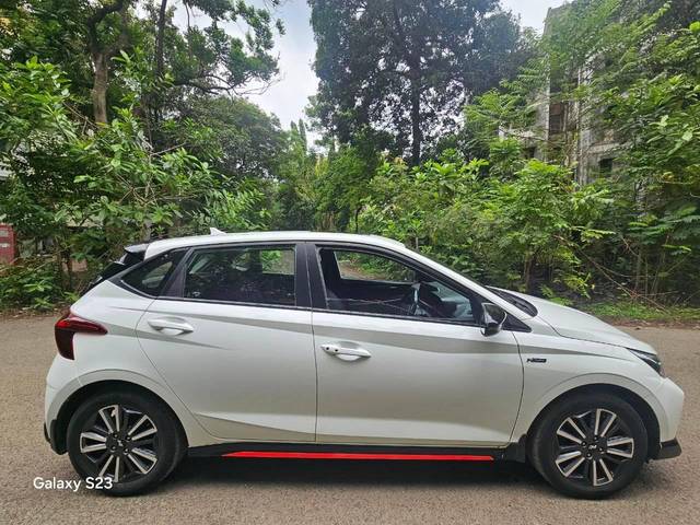 https://images10.gaadi.com/usedcar_image/4553368/original/processed_e193017b46038287af201a15f45d4621.jpg?imwidth=6401