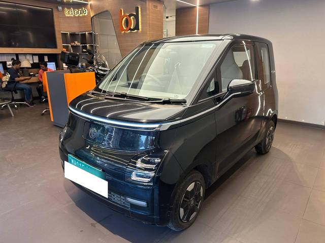 https://images10.gaadi.com/usedcar_image/4553372/original/processed_f861a81d88a5fea41e5fcc63adb3b0a6.jpeg?imwidth=6400