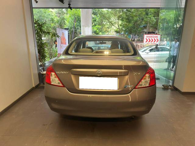 https://images10.gaadi.com/usedcar_image/4553384/original/processed_0f2d19a985f5eb1c01d7a57c62532feb.jpeg?imwidth=6402