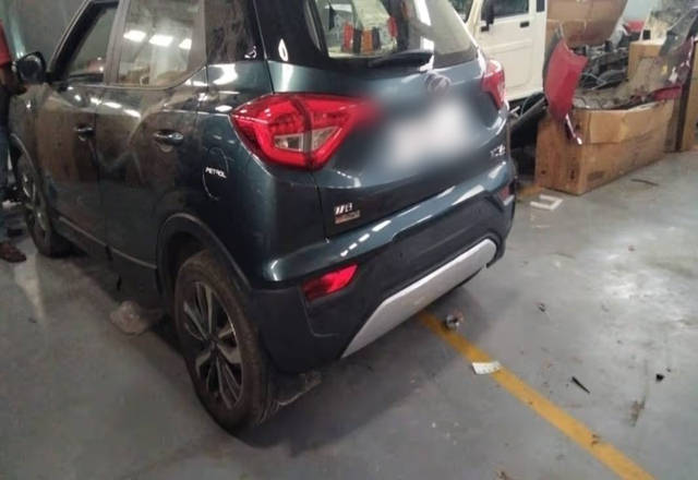 https://images10.gaadi.com/usedcar_image/4553385/original/458b53e2-90c9-47c3-b292-39d32ff50a40.?imwidth=6402