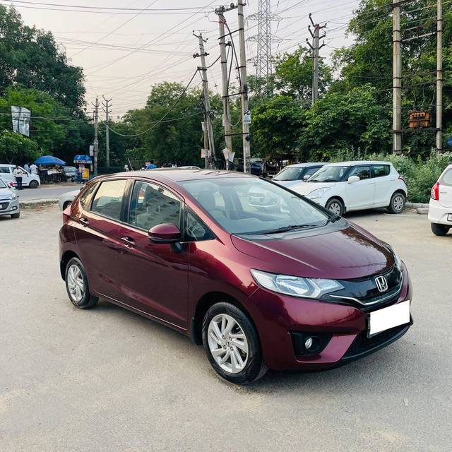 https://images10.gaadi.com/usedcar_image/4553387/original/processed_8d570287f7a5c254693f650ae77020d6.jpg?imwidth=6400