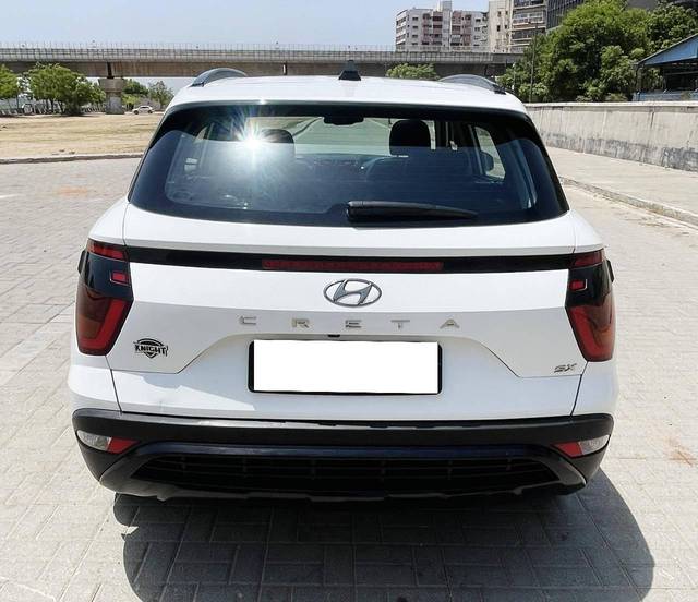 https://images10.gaadi.com/usedcar_image/4553395/original/processed_c096e6154001776c4dba58c4fd7d86a9.jpg?imwidth=6401