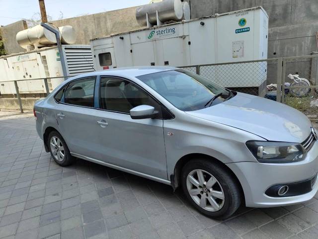 https://images10.gaadi.com/usedcar_image/4553400/original/processed_50e53fafbe3c805793bb9b408aa07bc5.jpg?imwidth=6400