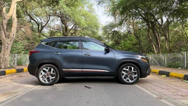 https://images10.gaadi.com/usedcar_image/4553401/original/processed_1e0bf12cf3326b3c6835cbfb87811cdd.jpg?imwidth=6401